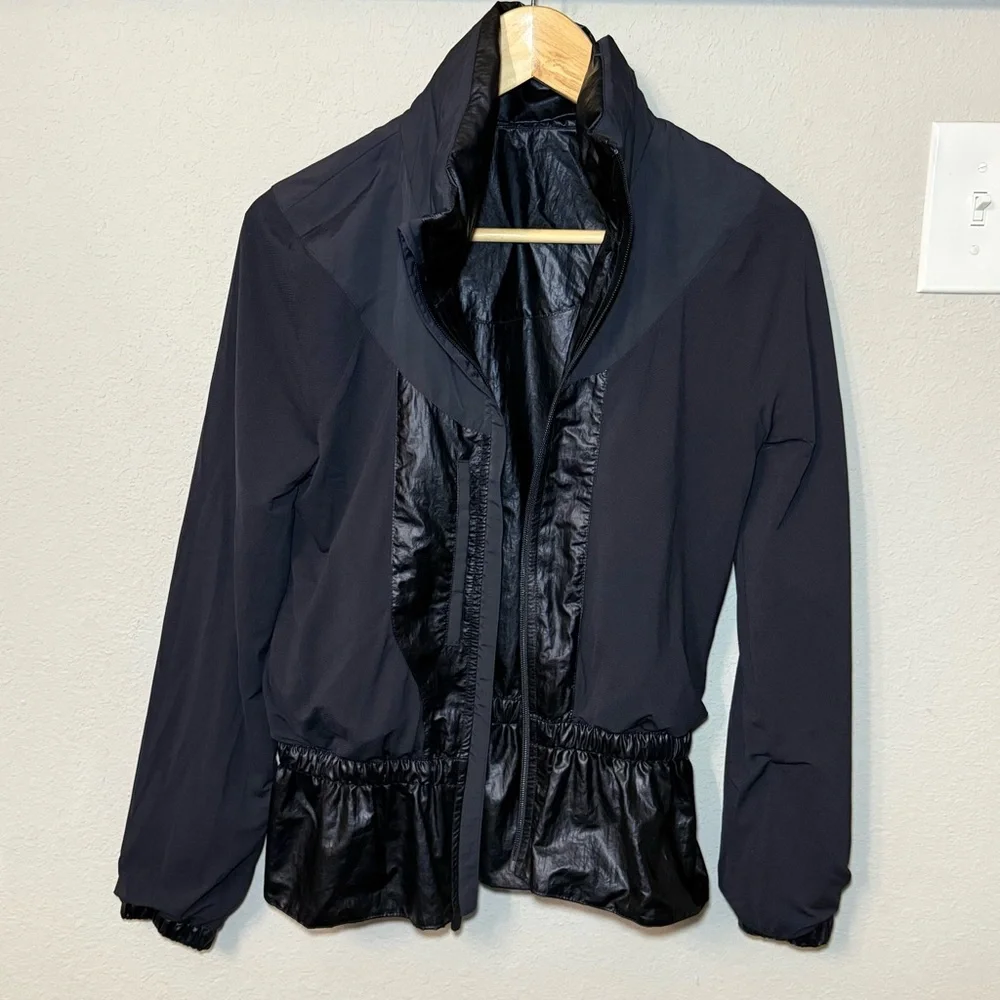 Lululemon Stronger as One Jacket *lululemon X Barrys Matte Black Foil Size 2